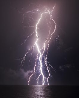 HOW TO TAKE PHOTOS OF LIGHTNING